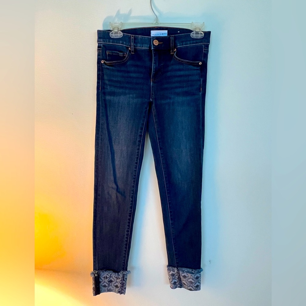 LOFT jeans with decorative cuffs, size 00, modern skinny Adorable & comfortable